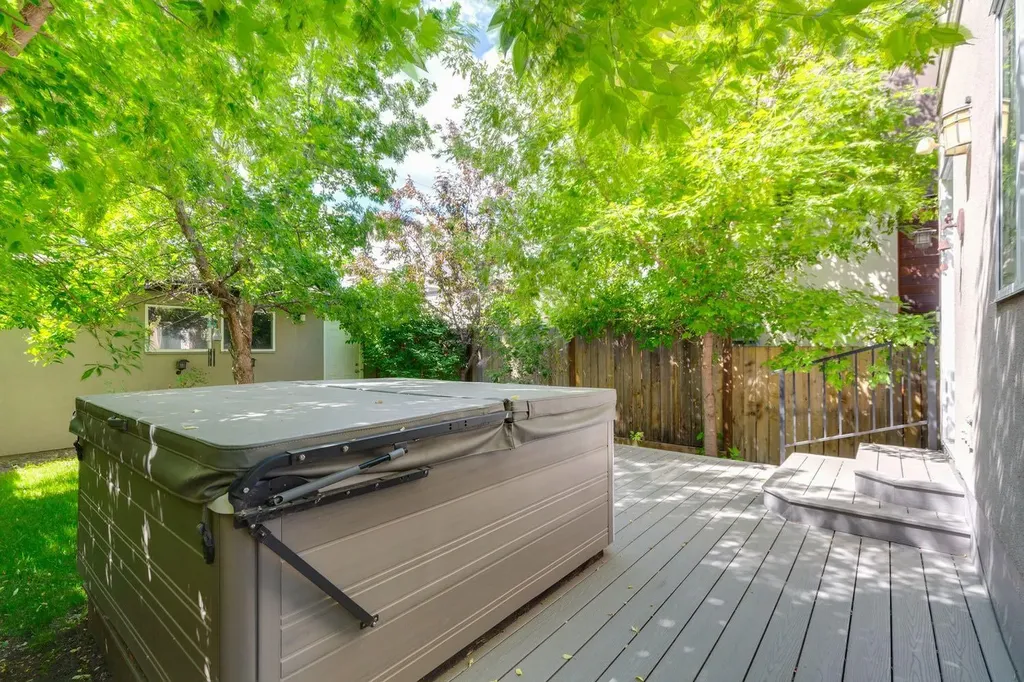 2231 26 Avenue SW Calgary AB T2T 1E9