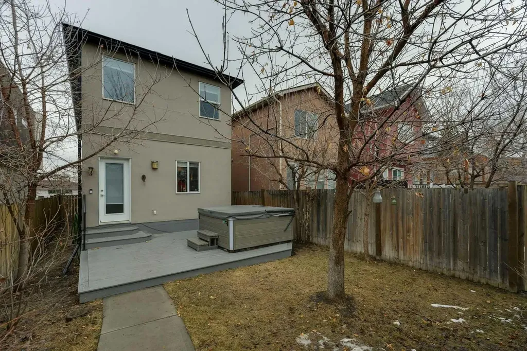 2231 26 Avenue SW Calgary AB T2T 1E9