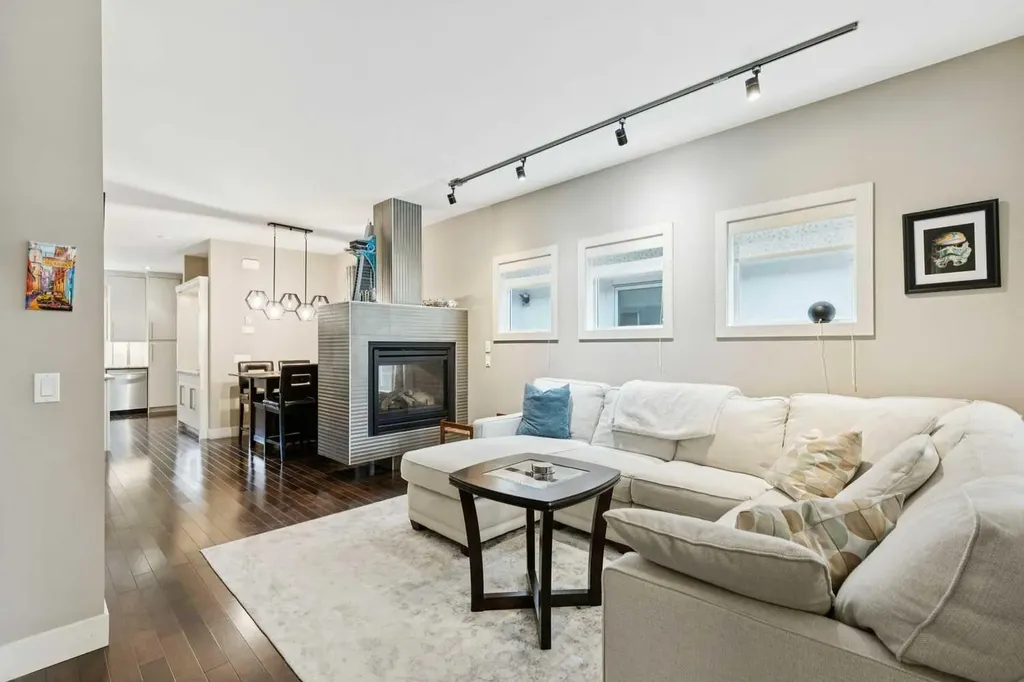 2231 26 Avenue SW Calgary AB T2T 1E9