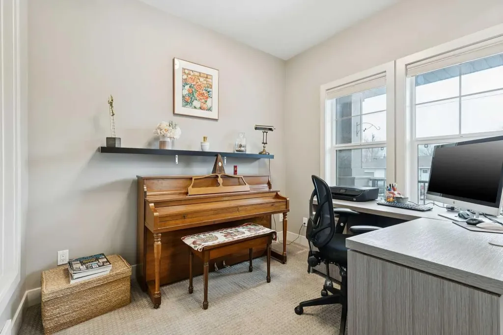2231 26 Avenue SW Calgary AB T2T 1E9