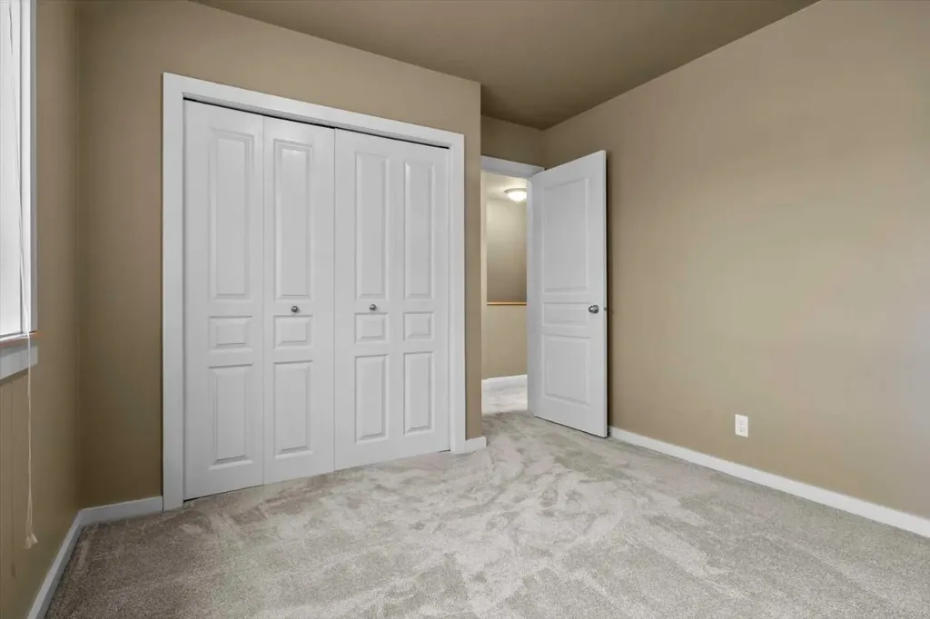 415 28 Avenue NW Calgary AB T2M 2K7