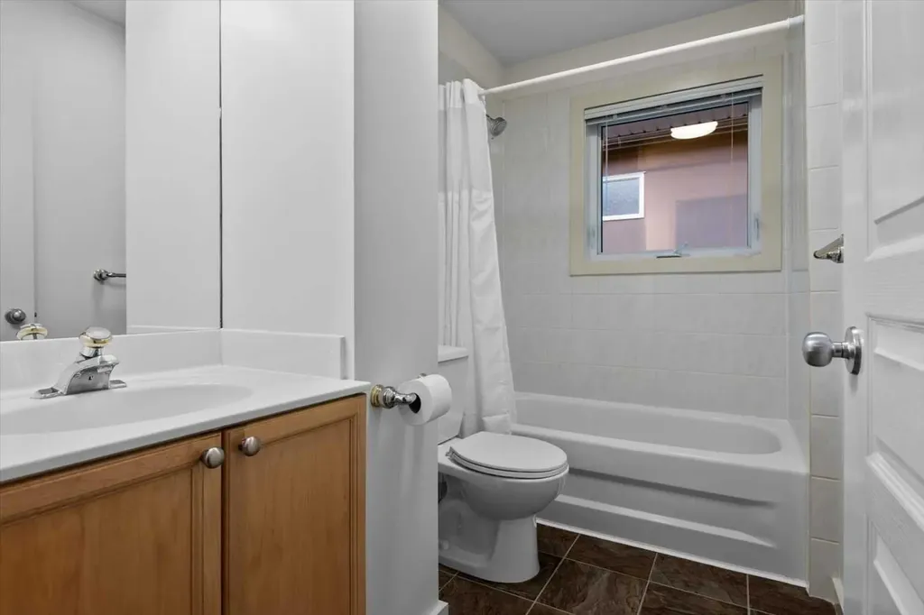 415 28 Avenue NW Calgary AB T2M 2K7
