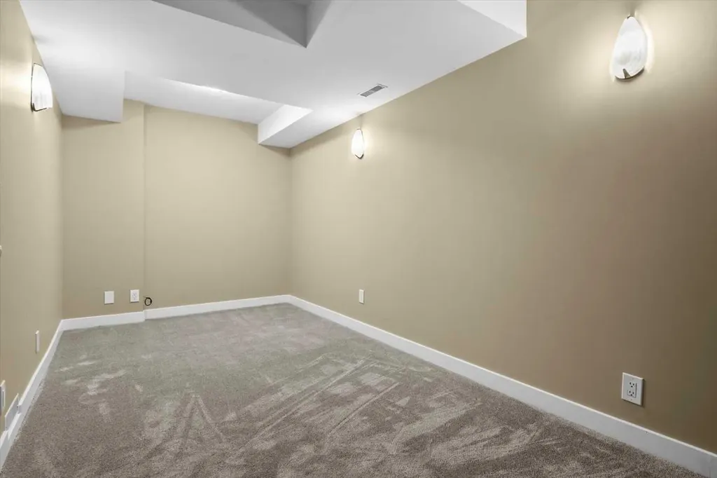 415 28 Avenue NW Calgary AB T2M 2K7