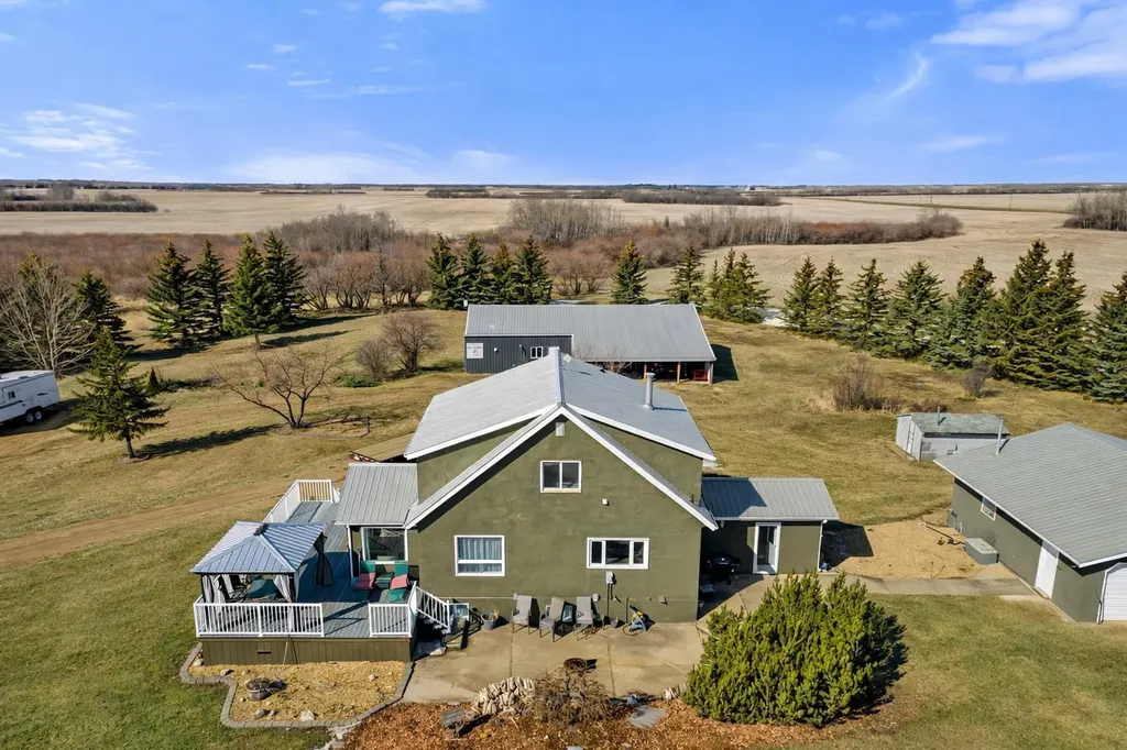 44170 Range Road 140 Rural Flagstaff County AB T0B2L0