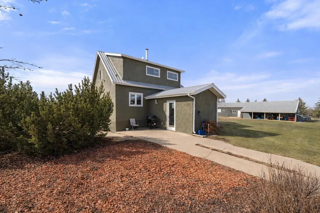 44170 Range Road 140 Rural Flagstaff County AB T0B2L0