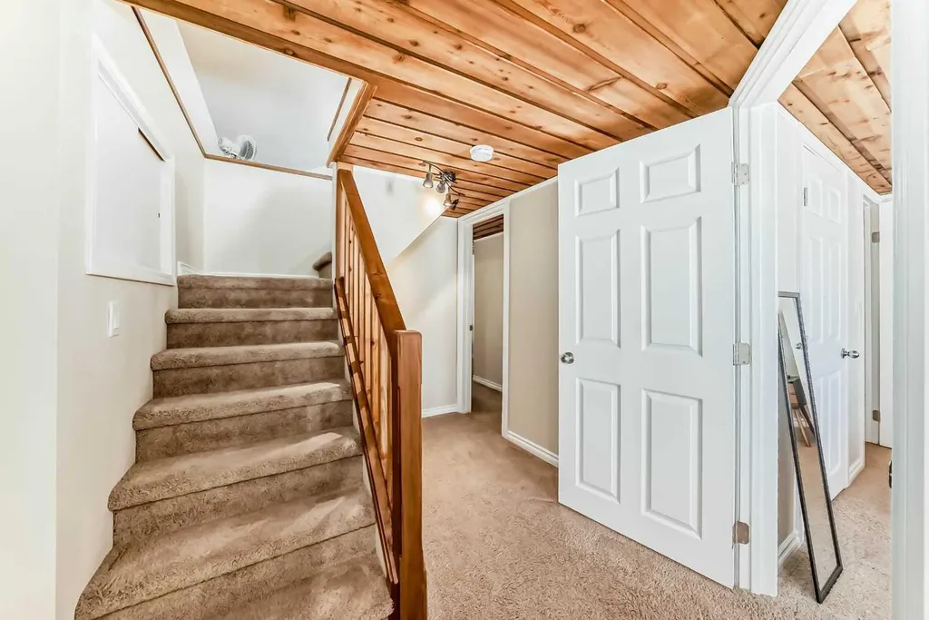 157 Grand Avenue Norglenwold AB T4S 1S5