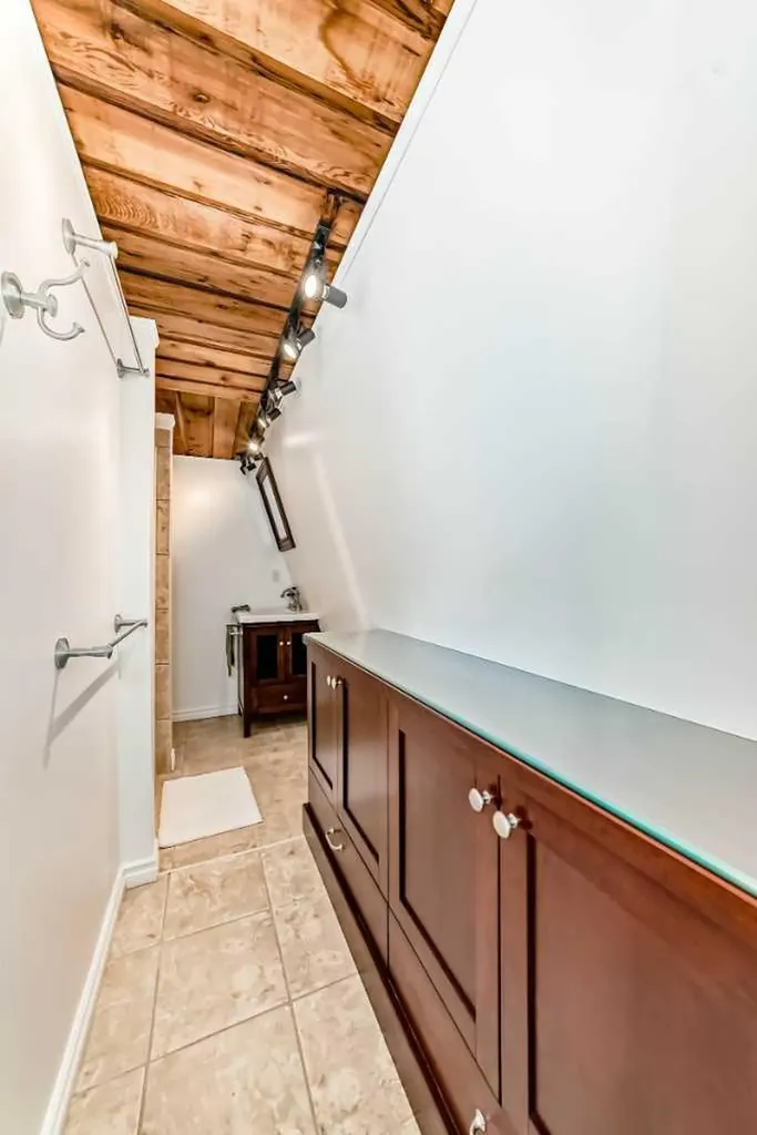 157 Grand Avenue Norglenwold AB T4S 1S5