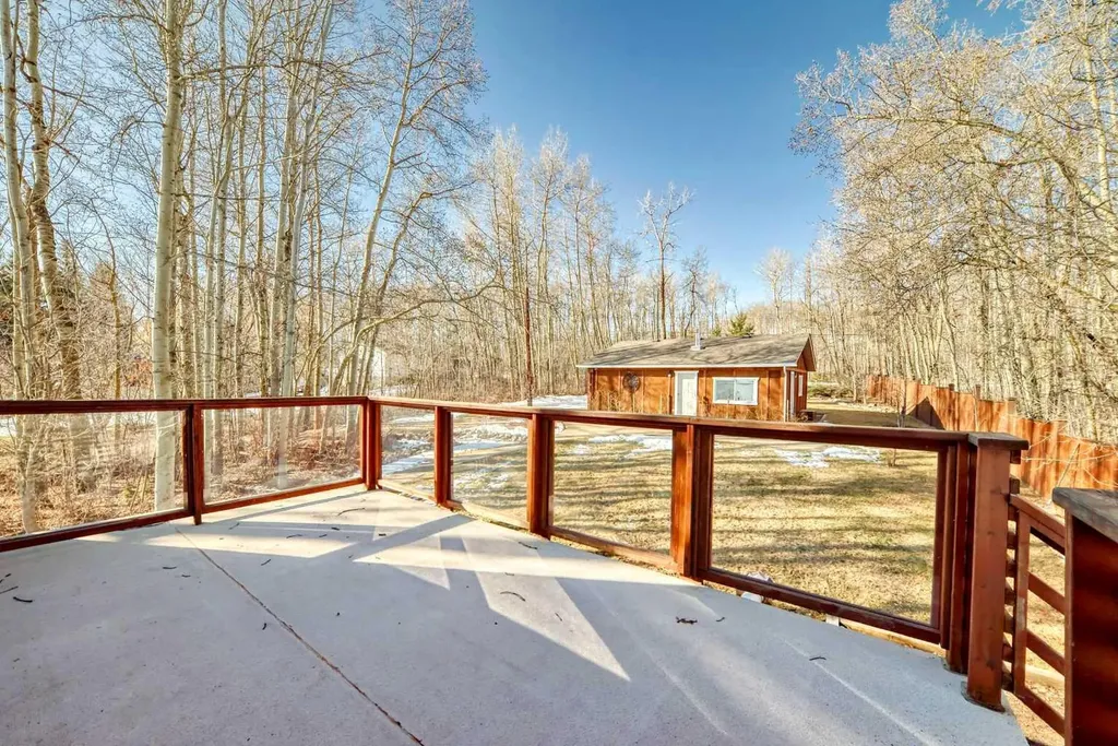 157 Grand Avenue Norglenwold AB T4S 1S5