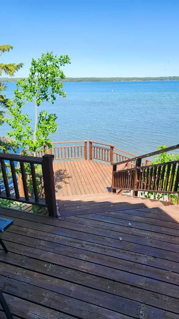 157 Grand Avenue Norglenwold AB T4S 1S5