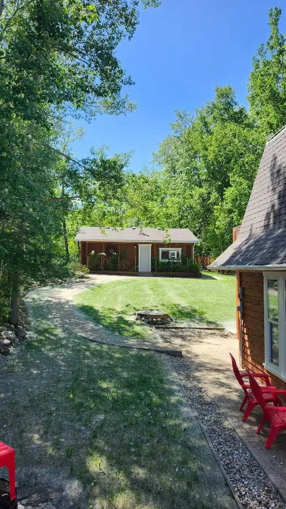 157 Grand Avenue Norglenwold AB T4S 1S5