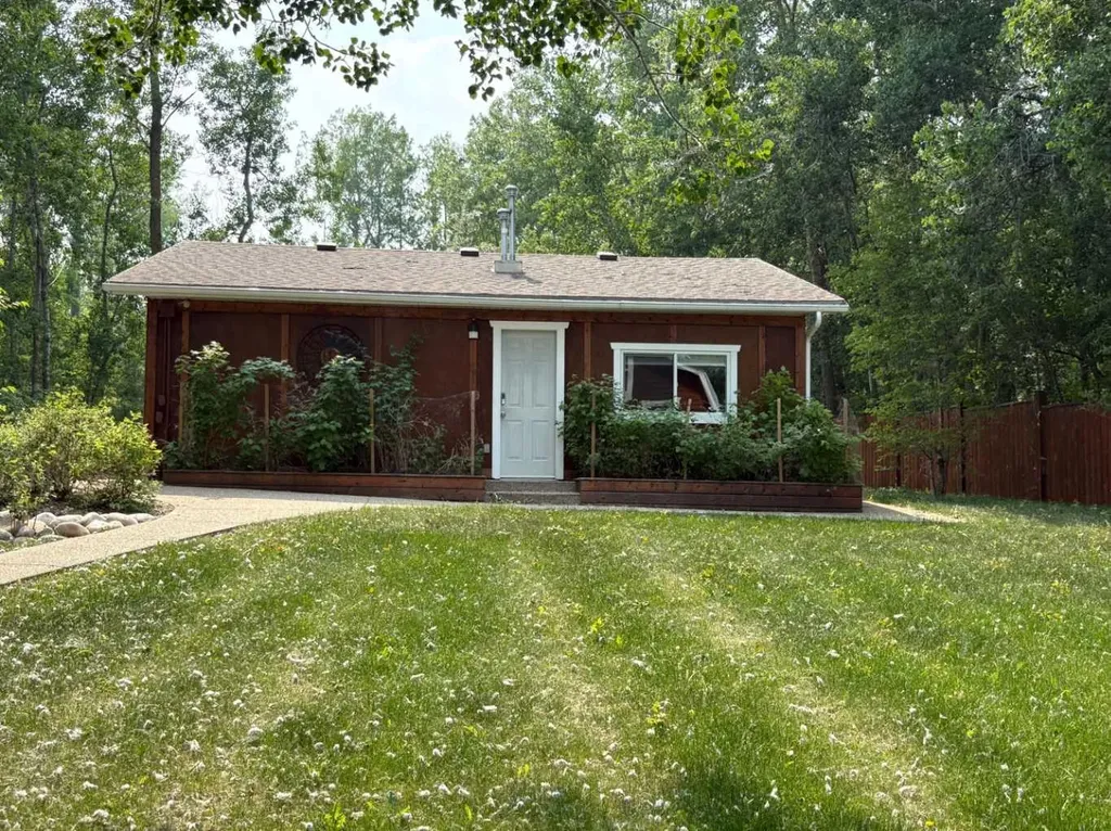 157 Grand Avenue Norglenwold AB T4S 1S5