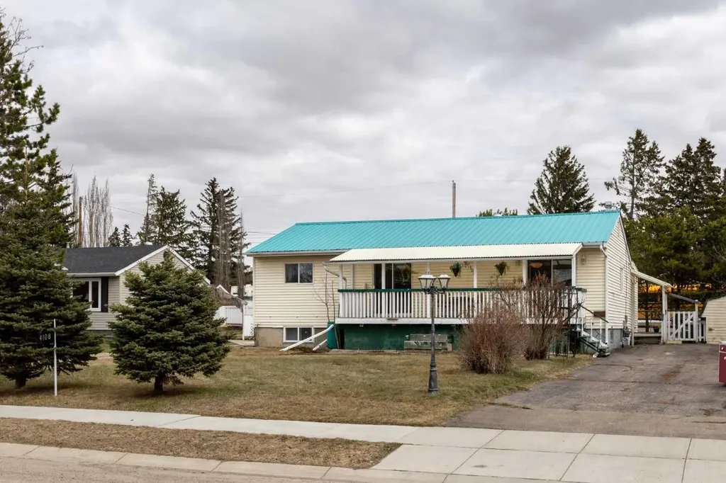 4108 49a Avenue Innisfail AB T4G 1J9