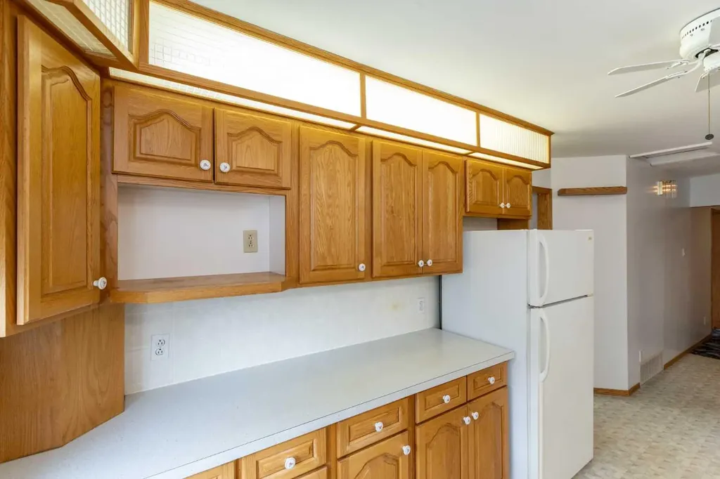 4108 49a Avenue Innisfail AB T4G 1J9