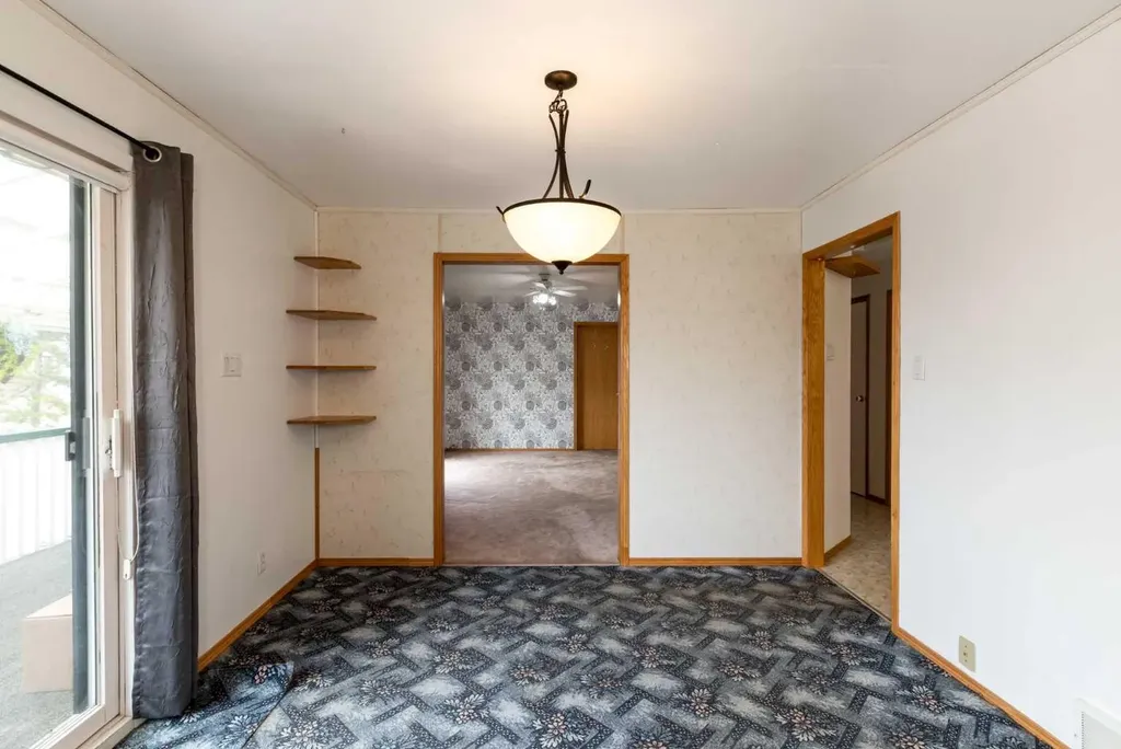 4108 49a Avenue Innisfail AB T4G 1J9
