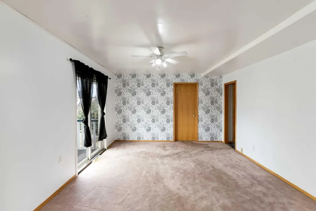 4108 49a Avenue Innisfail AB T4G 1J9