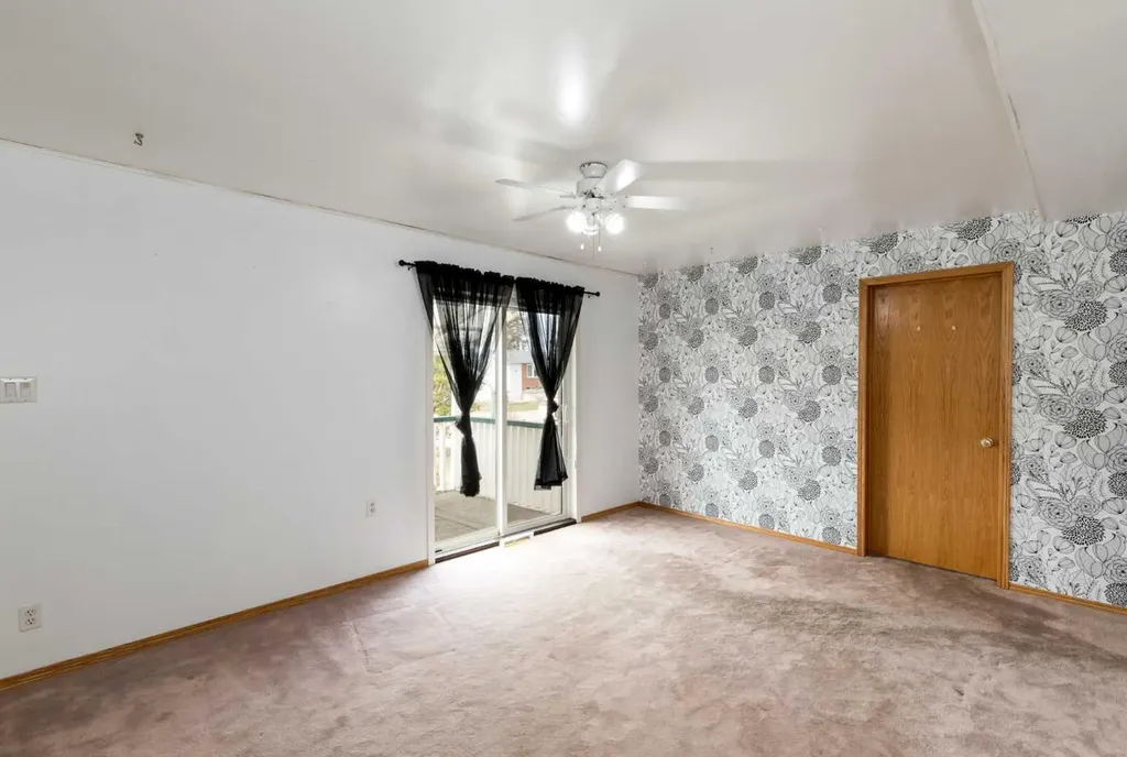 4108 49a Avenue Innisfail AB T4G 1J9