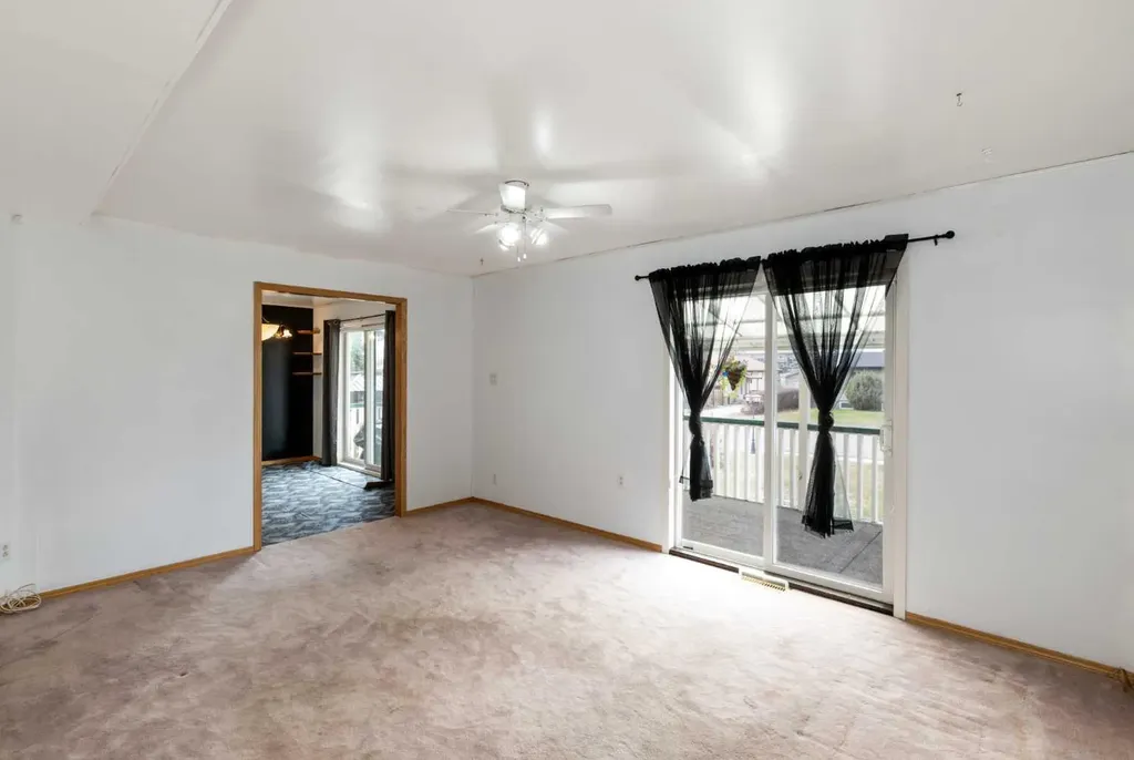 4108 49a Avenue Innisfail AB T4G 1J9
