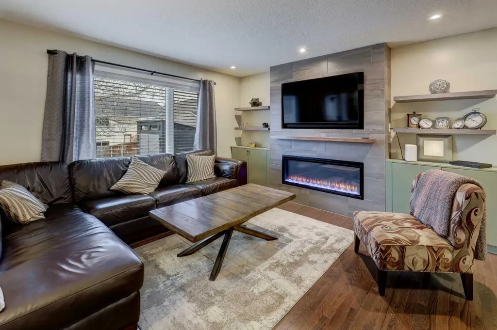 19 Riverstone Crescent SE Calgary AB T2C 4A4