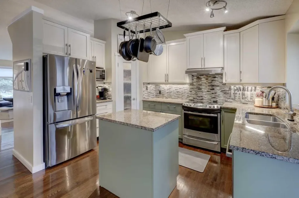 19 Riverstone Crescent SE Calgary AB T2C 4A4