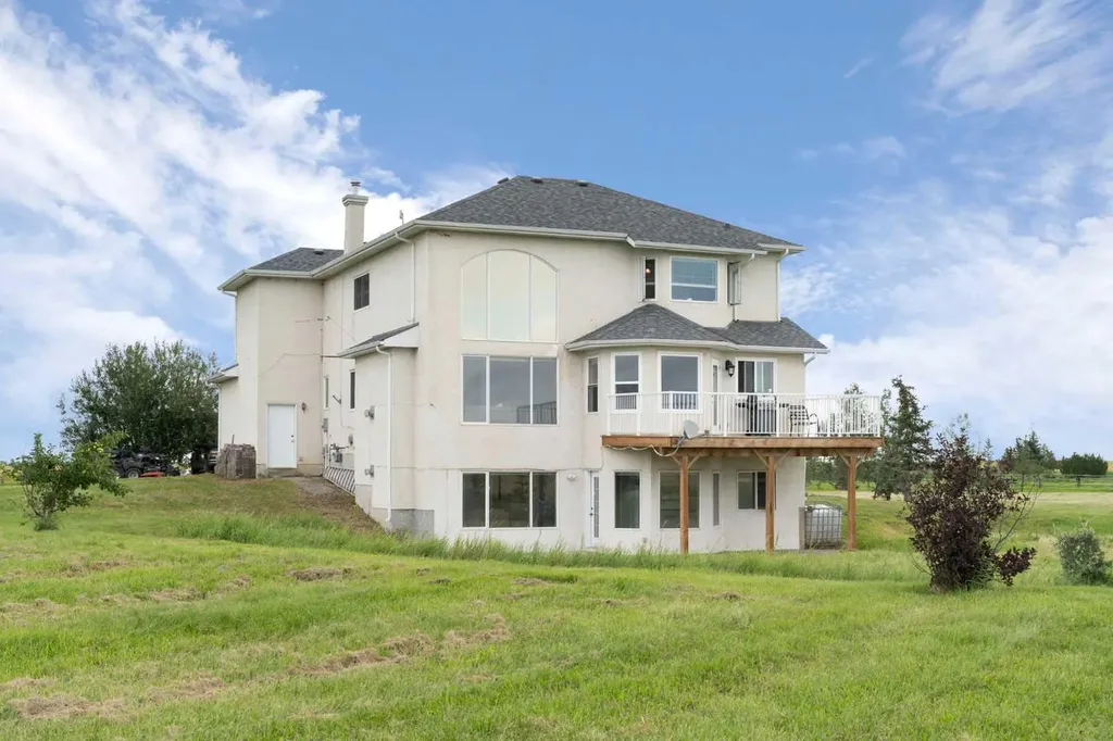 250257 Range Road 271 Rural Rocky View County AB T1Z0T7