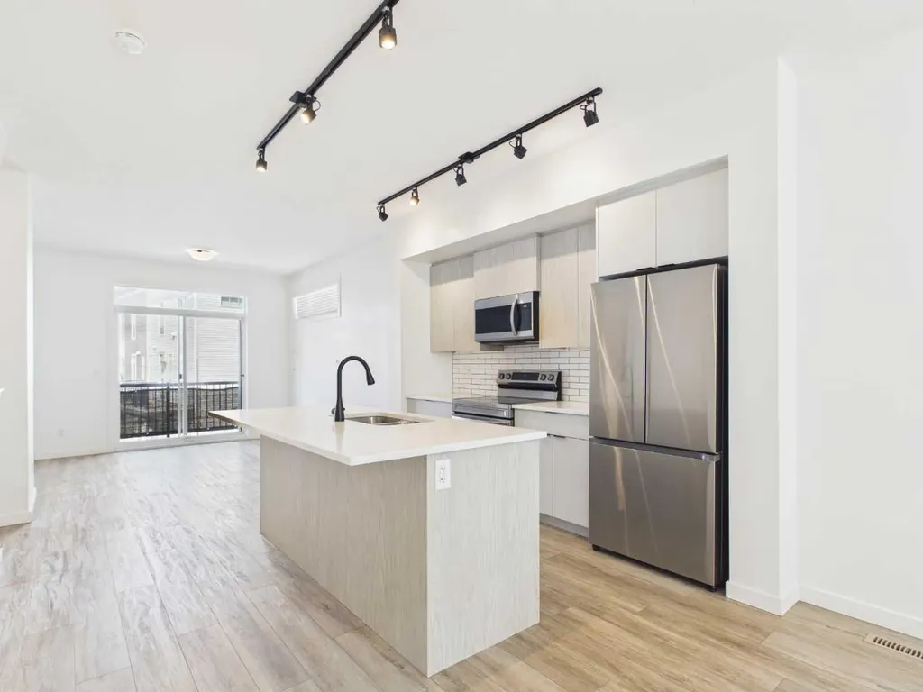 2480 210 Avenue SE Calgary AB t2x 4g1