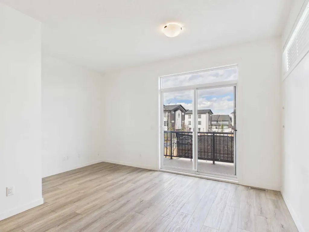 2480 210 Avenue SE Calgary AB t2x 4g1