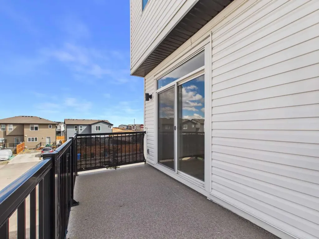 2480 210 Avenue SE Calgary AB t2x 4g1