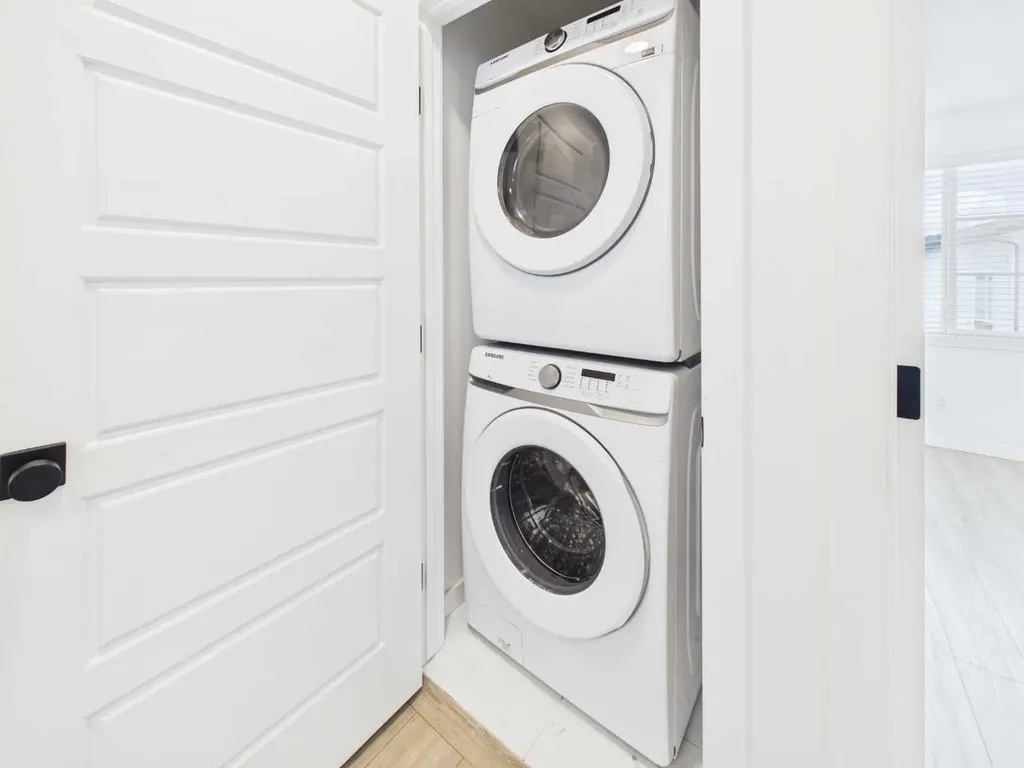 2480 210 Avenue SE Calgary AB t2x 4g1