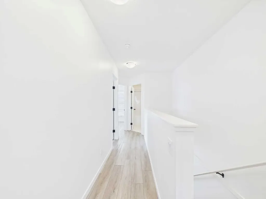 2480 210 Avenue SE Calgary AB t2x 4g1