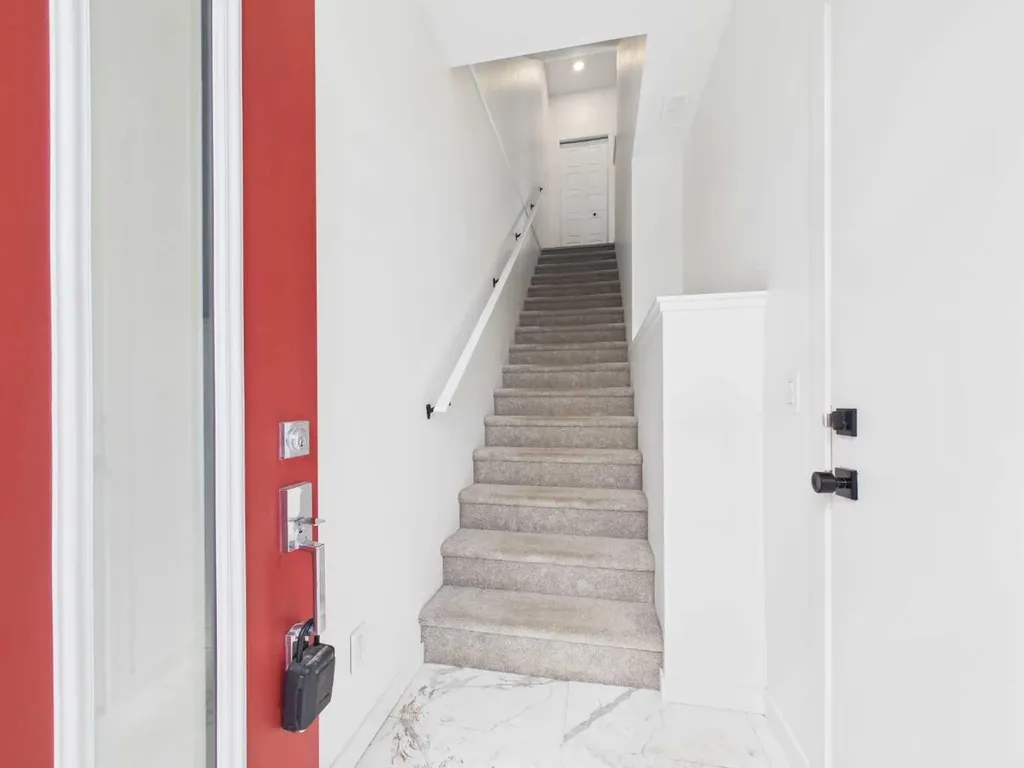 2480 210 Avenue SE Calgary AB t2x 4g1