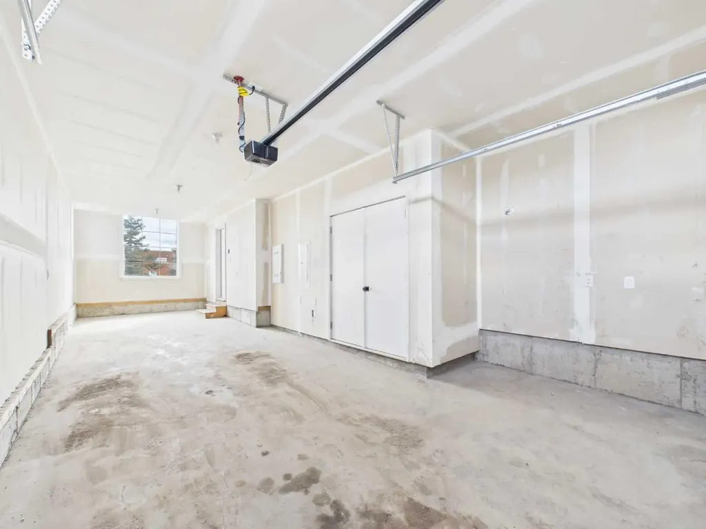 2480 210 Avenue SE Calgary AB t2x 4g1