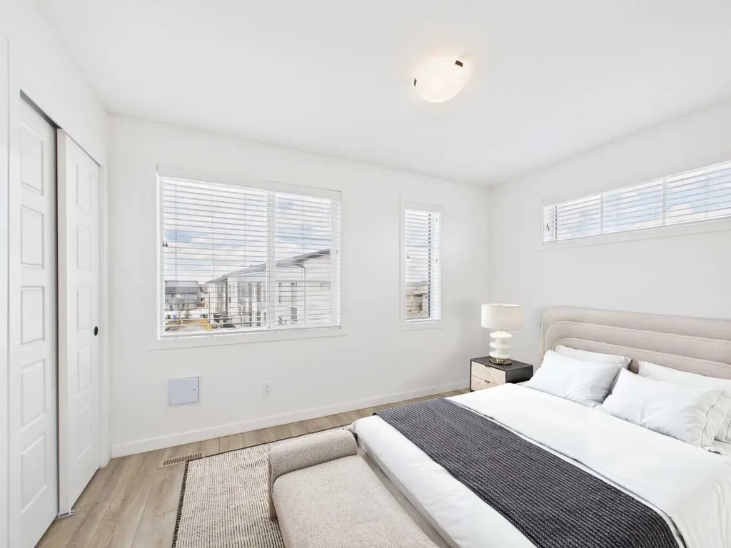 2480 210 Avenue SE Calgary AB t2x 4g1
