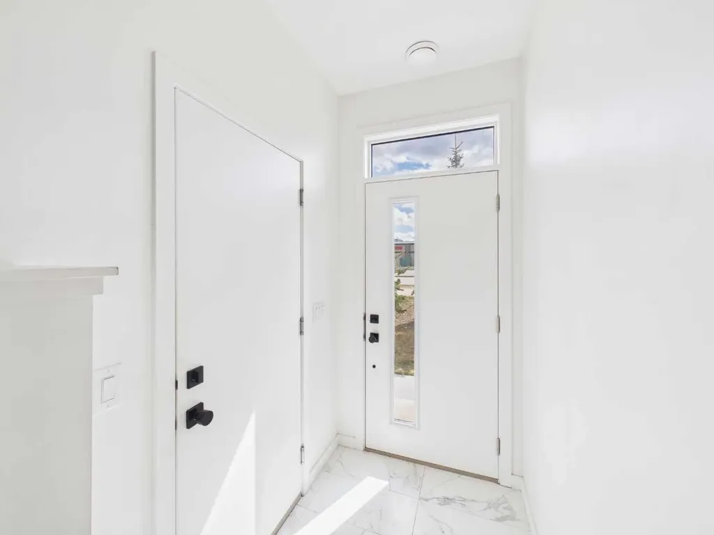 2480 210 Avenue SE Calgary AB t2x 4g1
