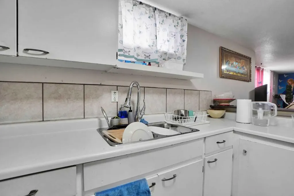 1004 Penrith Crescent SE Calgary AB T2A 2H7