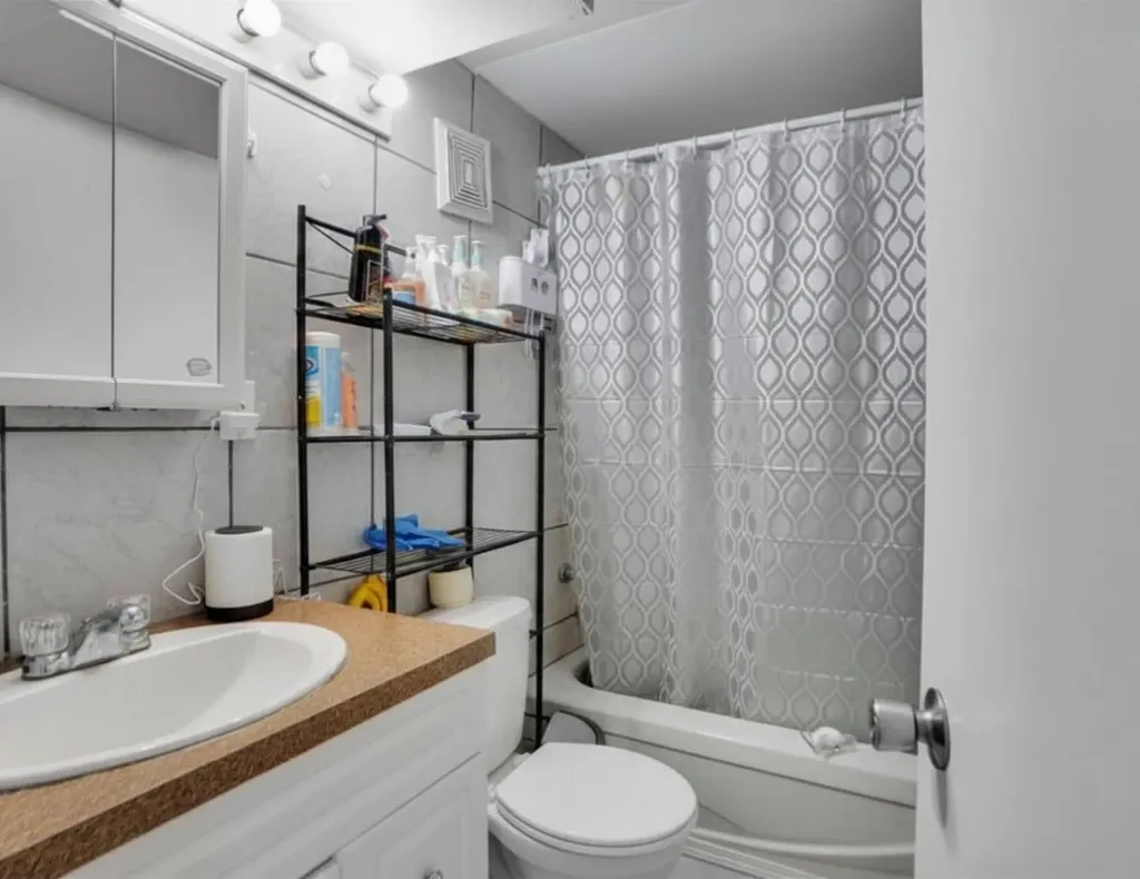 1004 Penrith Crescent SE Calgary AB T2A 2H7