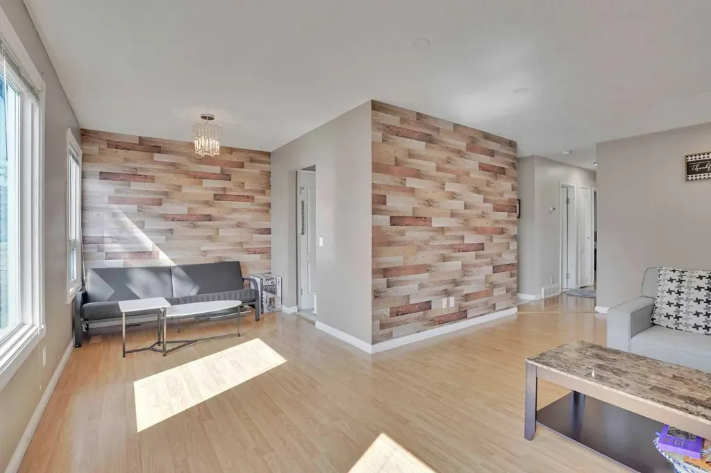 1004 Penrith Crescent SE Calgary AB T2A 2H7