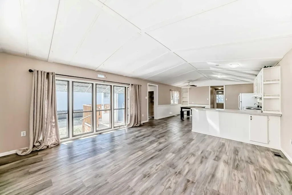 1712 23 Street Coaldale AB T1M1K5
