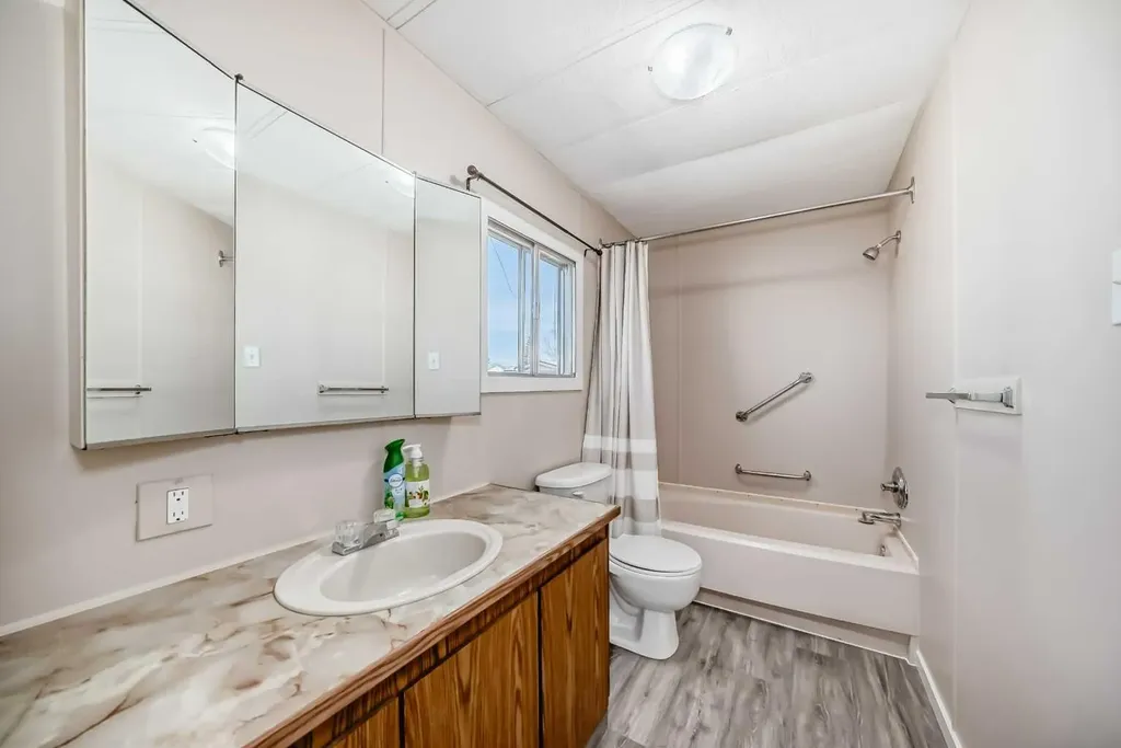 1712 23 Street Coaldale AB T1M1K5