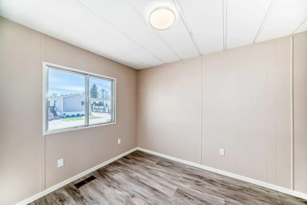 1712 23 Street Coaldale AB T1M1K5