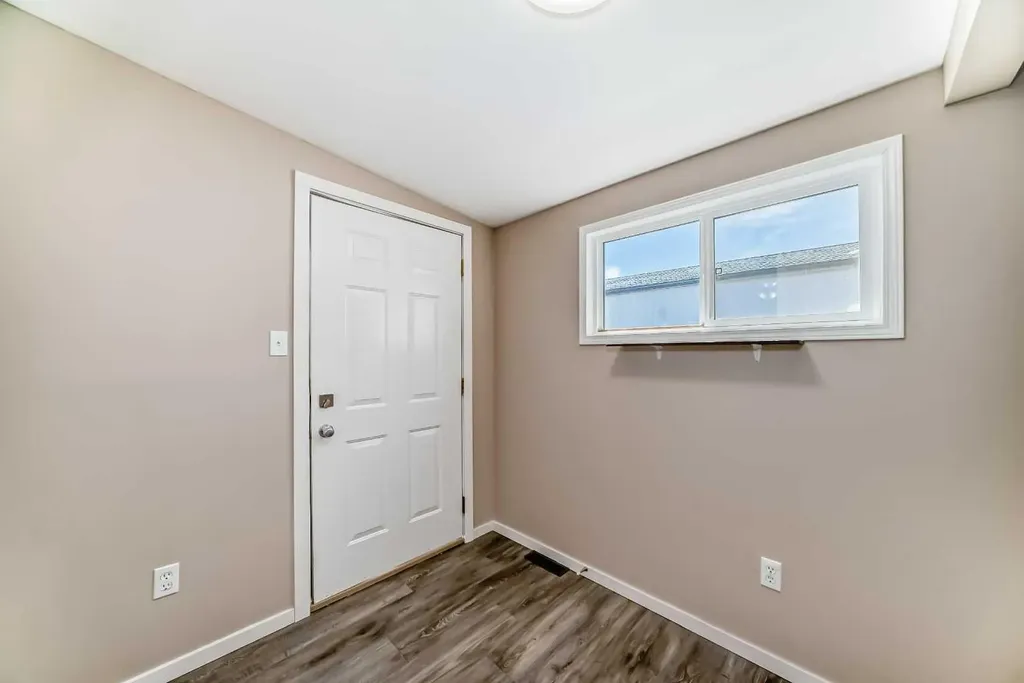 1712 23 Street Coaldale AB T1M1K5