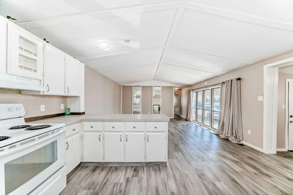 1712 23 Street Coaldale AB T1M1K5