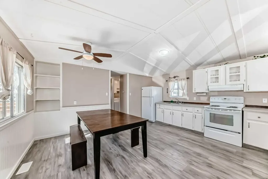 1712 23 Street Coaldale AB T1M1K5