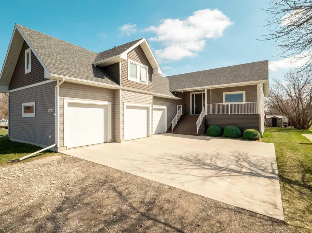 510 4 Street Stirling AB T0K 2E0