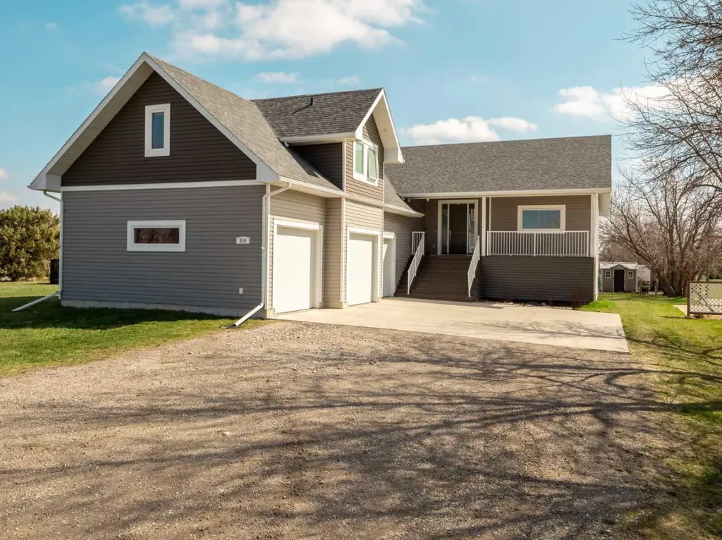 510 4 Street Stirling AB T0K 2E0