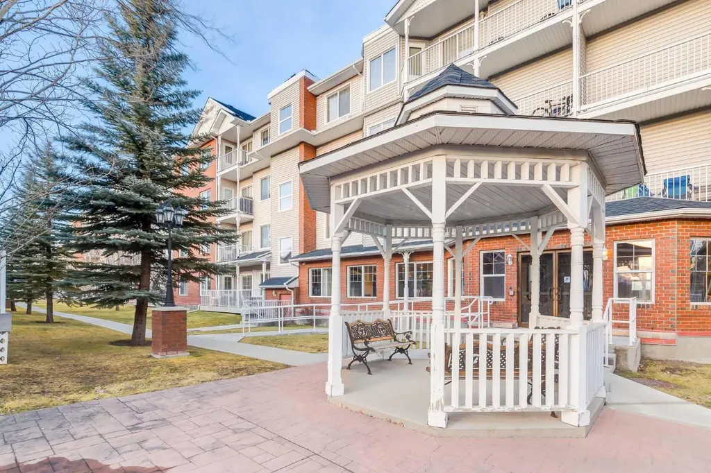 8 Prestwick Pond Terrace SE Calgary AB T2Z 4P3