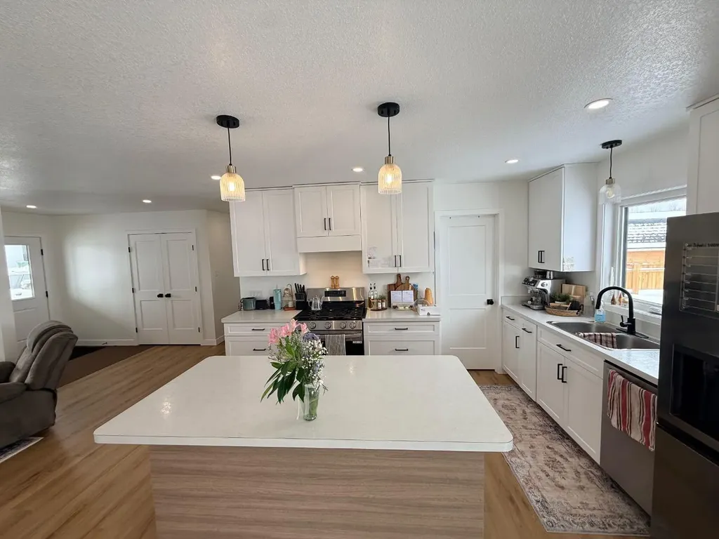 10406 105 Avenue La Crete AB T0H2H0