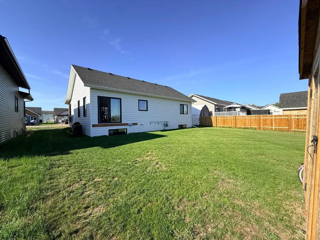 10406 105 Avenue La Crete AB T0H2H0