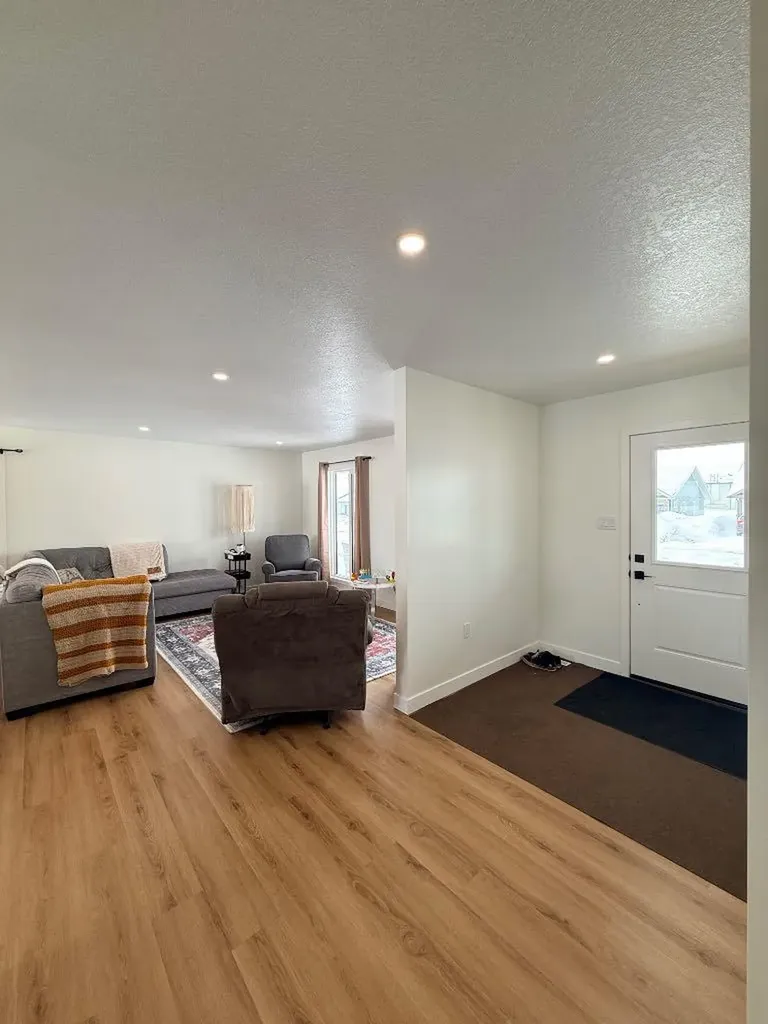 10406 105 Avenue La Crete AB T0H2H0