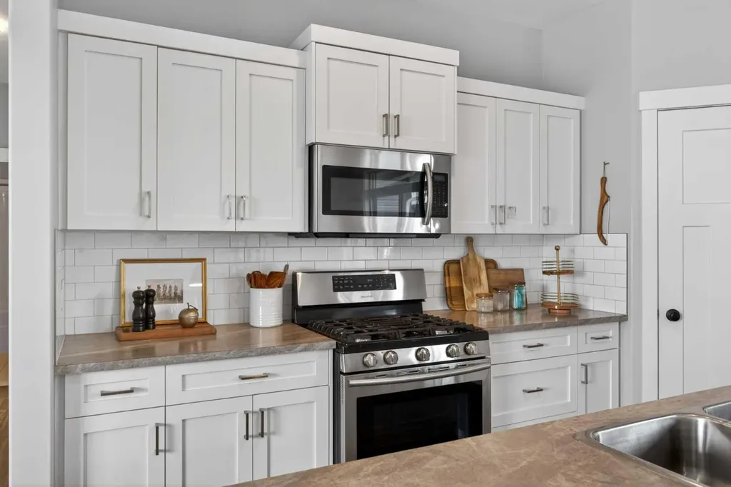 612 Country Meadows Close NW Diamond Valley AB T0L 2A0