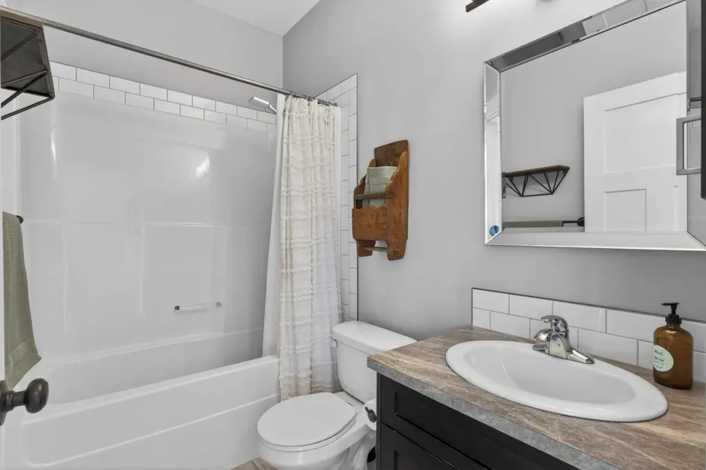 612 Country Meadows Close NW Diamond Valley AB T0L 2A0